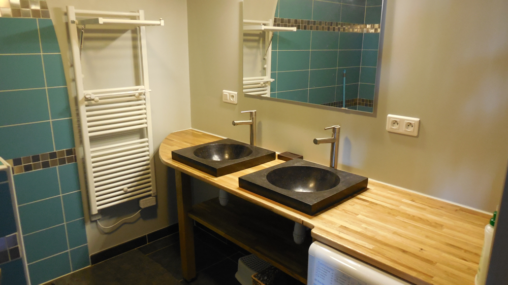 Salle de bain bleue